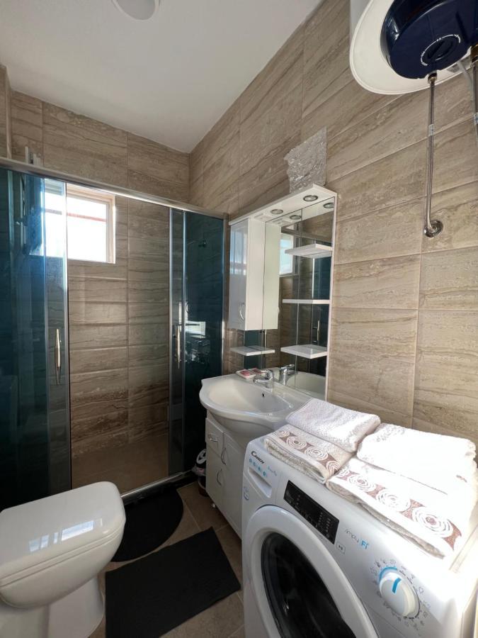 Apartment In Peja City Center Exterior foto