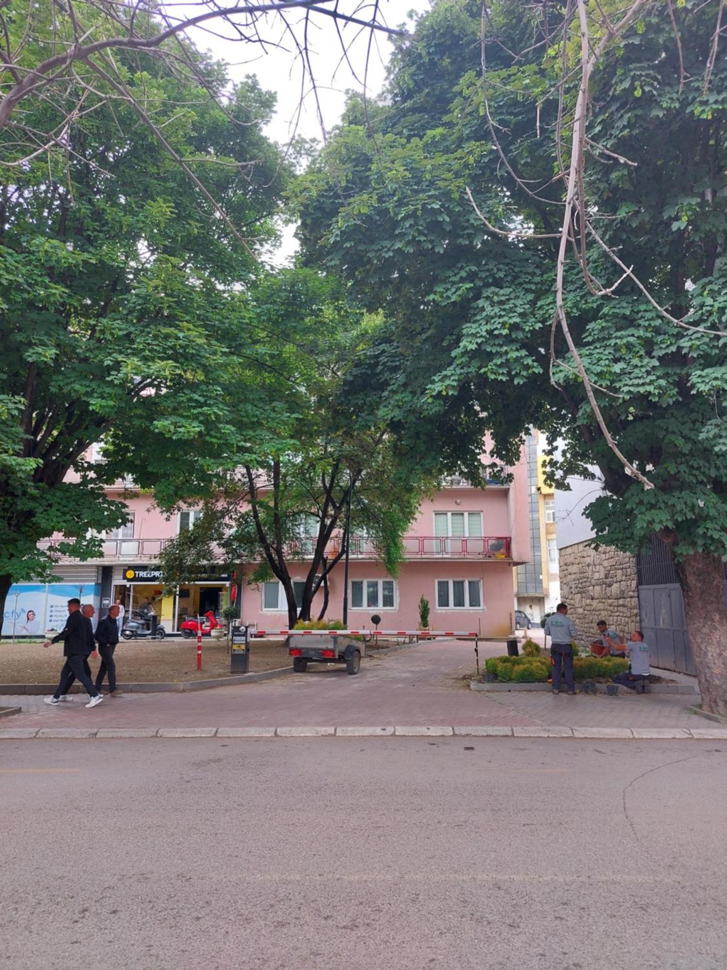 Apartment In Peja City Center Exterior foto